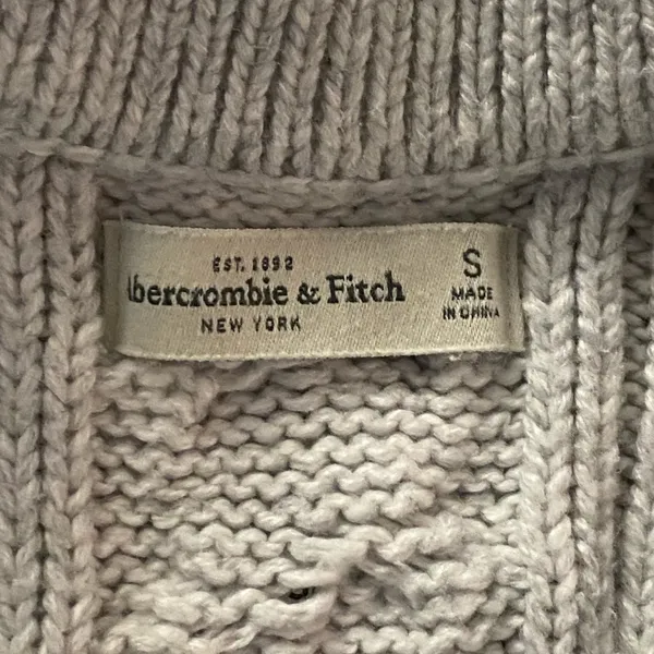 Abercrombie & Fitch cream classic preppy beaded cable knit sweater - Image 6