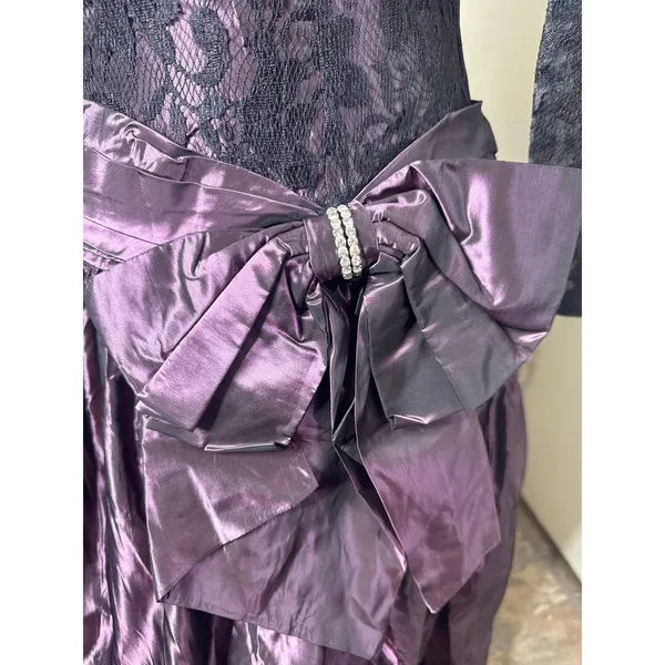 VTG 80s Whimsigoth High-Low Prom Dress Metallic Purple Taffeta Black Lace-Bow S - Image 4