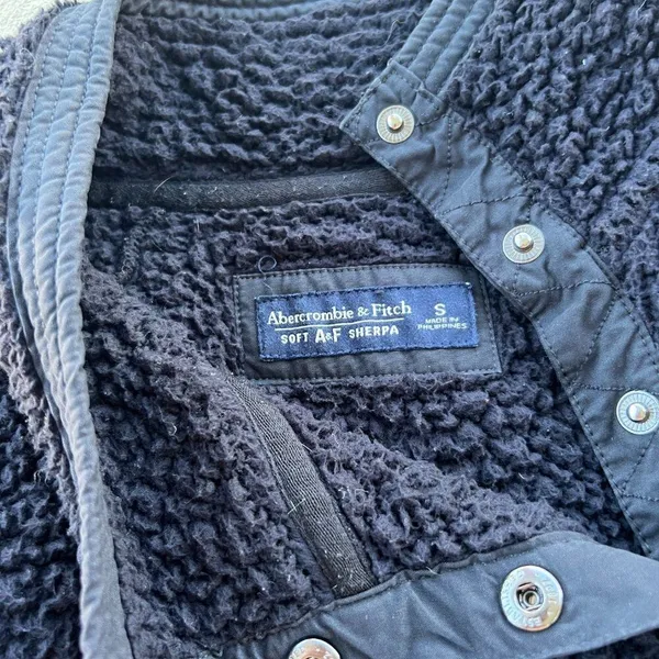 Abercrombie & Fitch small‎ blue sherpa pullover - Image 9
