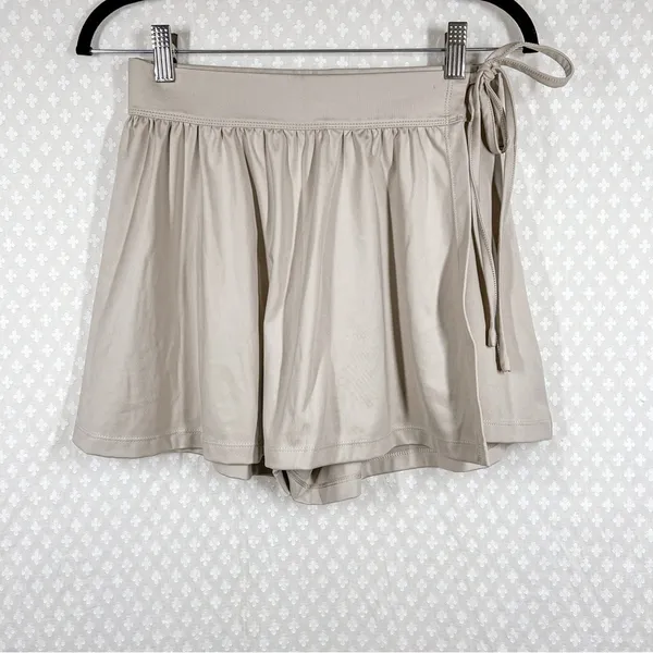 Madewell MWL Tan‎ Cream Flex Wrap Skort - Image 2