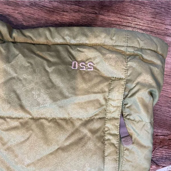 The North Face Women’s 550 Goose Down Green Vest Full Zip Size Small - Image 3