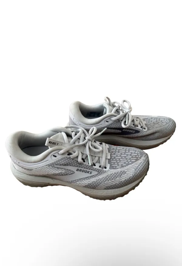 Women’s Brooks Revel 7 Oyster Gray Running Tennis Shoes (Size 7) - Image 4