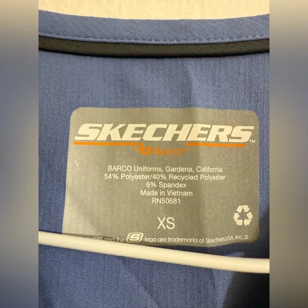 Skechers by Barco Breeze Women's 3-Pocket STRETCH V-Neck‎ Scrub Top Size XS - Image 4