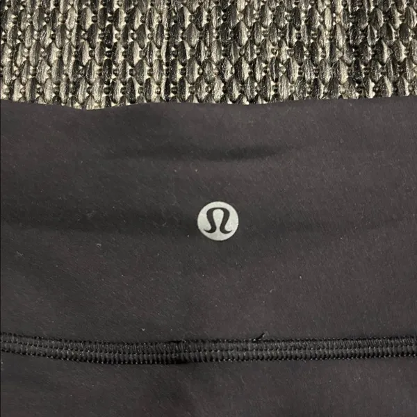 Lululemon Invigorate High Rise BIker Short Everlux 10" Size 4 - Image 5