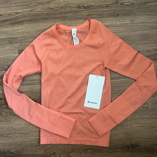 Lululemon Swiftly Tech Long Sleeve Shirt 2.0 Race Length - Image 2