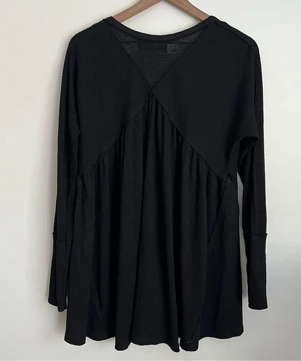 We the Free People Black Long Sleeve V-Neck Top waffle knit empire thermal M - Image 4