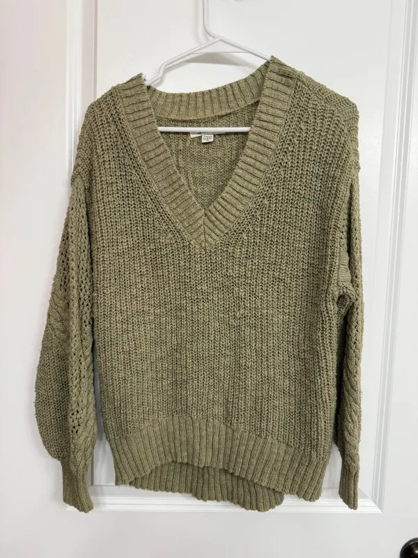 American Eagle Green Open Knit Choker V-Neck Sweater XS - Image 3