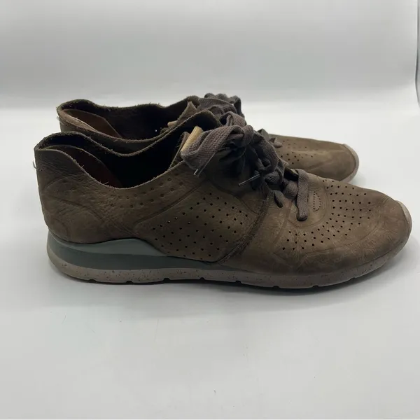 UGG Tye Leather Lace Up Sneakers Brown Nubuck Sz 9.5 - Image 13
