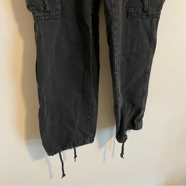 Levi's Black '94 Baggy Cinched Ankle Cargo Jeans size 24 - Image 3