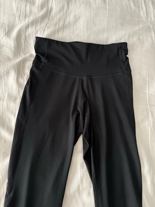 Black Cropped Active Leggings With Slit Detail - Image 3