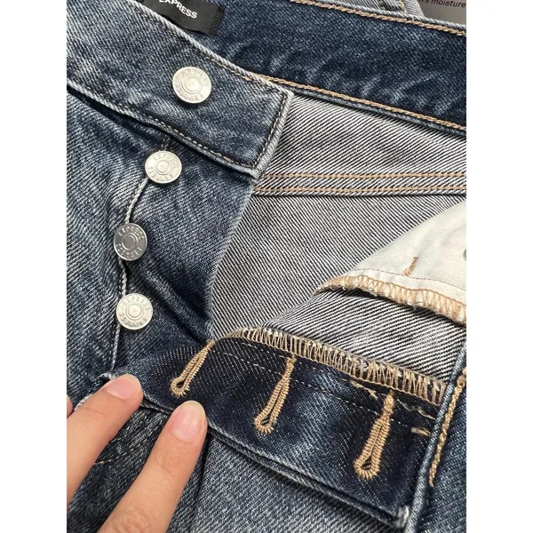 EXPRESS Shorts Womens 6 Distressed Cutoffs Button Fly Medium‎ Wash Denim NWT - Image 7