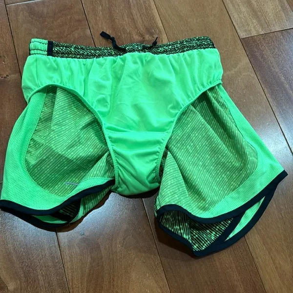 Nike‎ Dri-FIT Tempo Running Shorts Womens Neon Green Black Geometric XS - Image 4