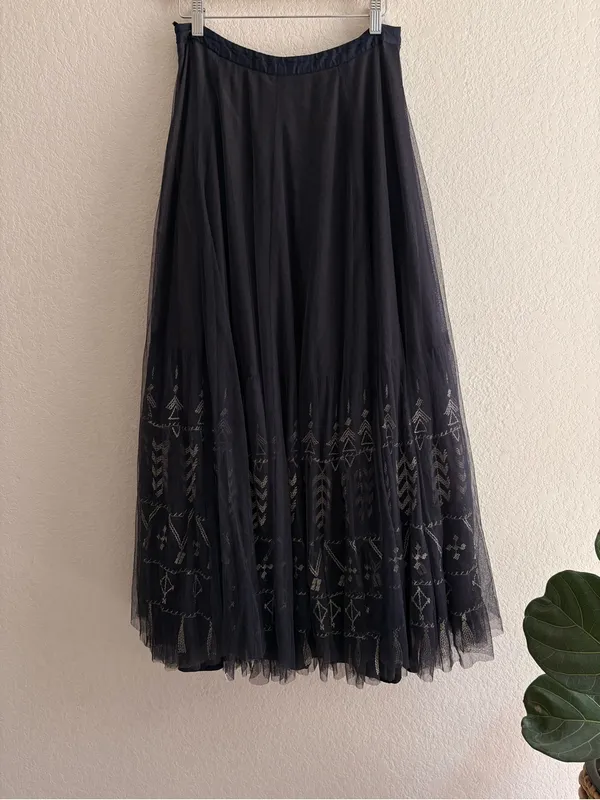 Floreat Anthropologie Women's Navy Tulle Embroidered Maxi Skirt Size 4 Fairy - Image 3