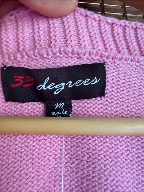 NWT 33 Degrees Pink Heart Graphic Cardigan Size Medium - Image 6