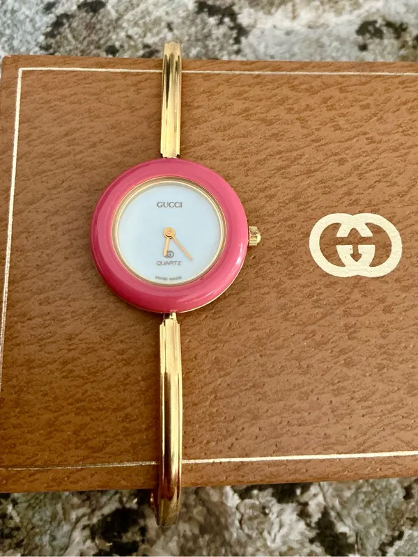 Beautiful Gucci Watch set with Interchangeable Color Bezels🔥🔥🔥 - Image 15