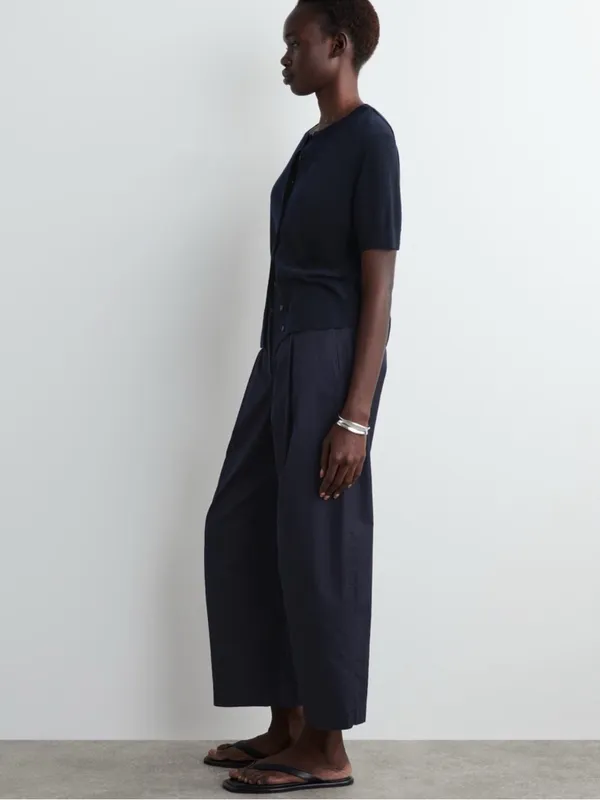 COS Pleated Barrel Leg Chinos in Navy Women’s Size‎ 2 - Image 2