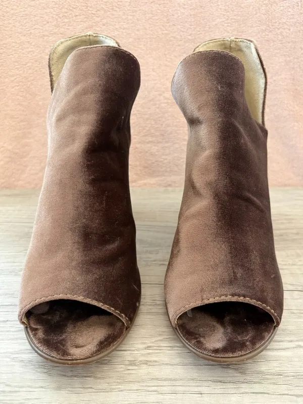 Steve Madden Kaitt Brown Velvet Velour Peep Toe 3.5” Stacked Block Heel 9 - Image 2