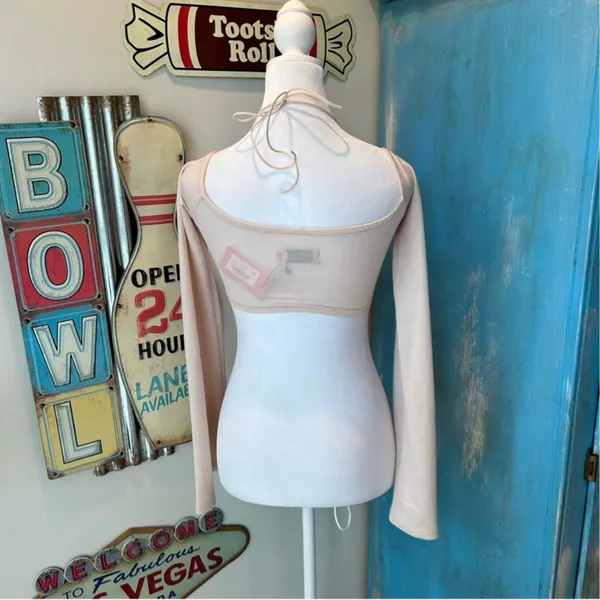 Edikted Celeste Off Shoulder Twist Crop Top Size XS - Image 4
