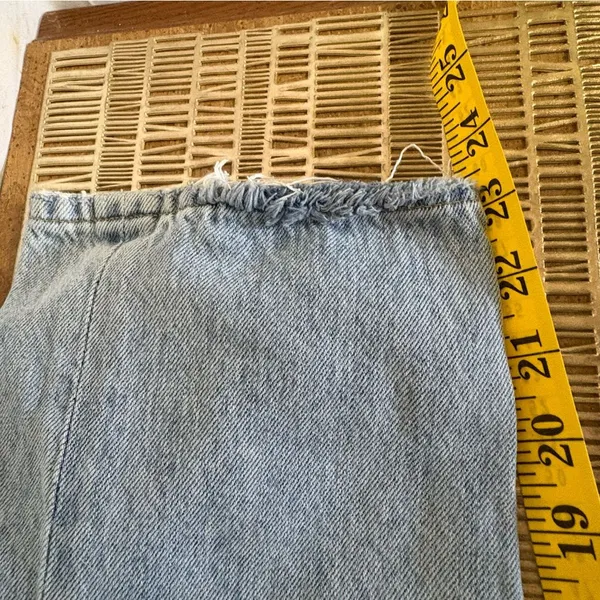 Agolde Riley High Rise Button Fly Straight Crop Size 28‎ - Image 13