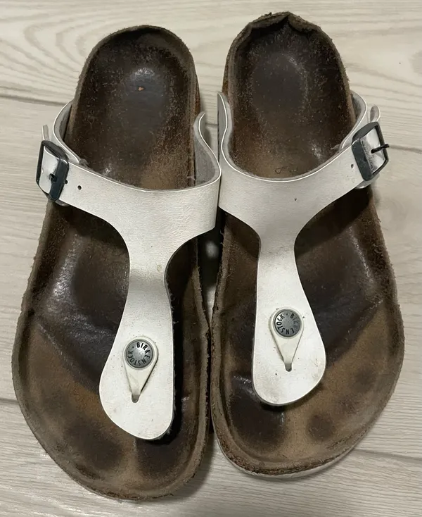 Birkenstock Gizeh Sandals - Image 3
