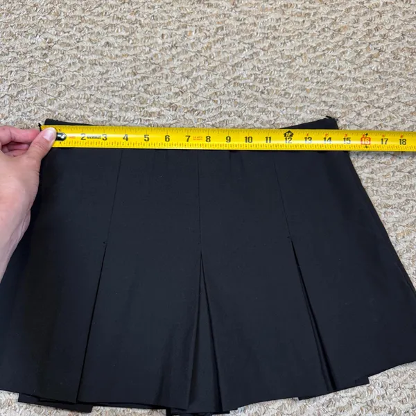 Zara Black Pleated Mini Skort Womens XS Preppy Schoolgirl Side Zip Shorts Skirt - Image 4