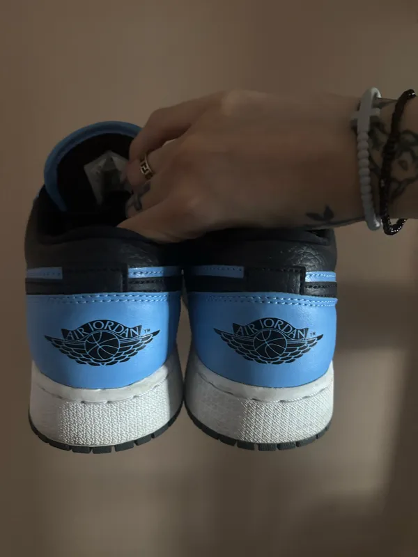 Air Jordan 1 Low GS 'University Blue Black' - Image 4