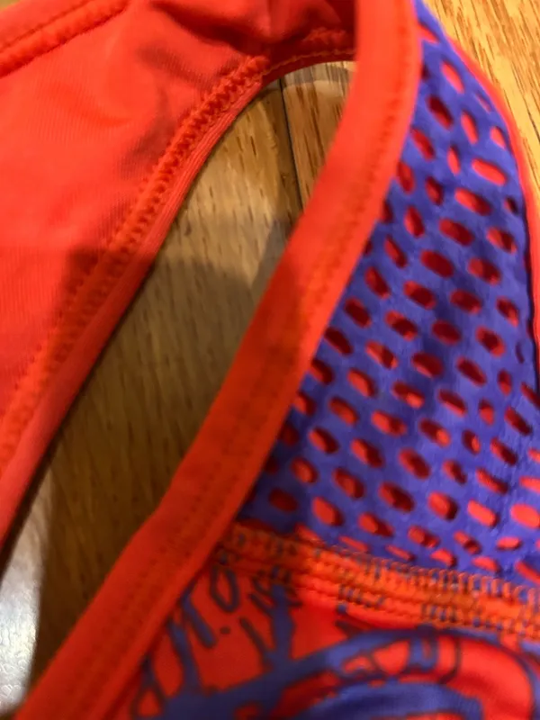 Zumba officials Zumba Scribble V-Bra in "Rev Me Up Red With Z-Dri technology XS - Image 7