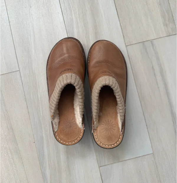 UGGs UGG Chestnut Leather Shearling-Lined Slip-On Clogs - Image 7