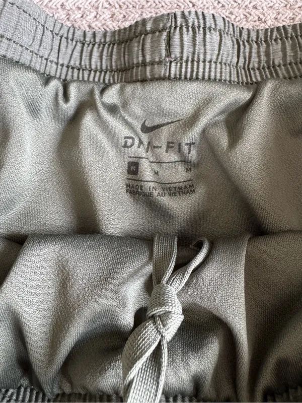 Nike Women's Sage Green Athletic Running Shorts Size Medium - Image 5
