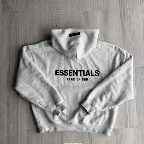 Essential Light Oatmeal Fear of God Set small - Image 3