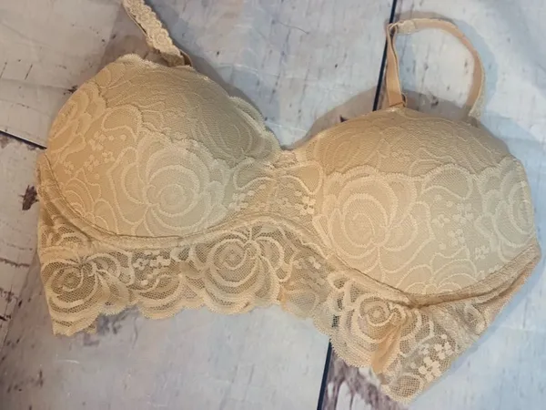 Victoria's Secret Beige Lace Push-Up Bralette - Image 3