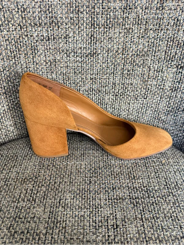 Franco Sarto Suede Block Heel Pump Size 8.5 in Saddle Brown Suede - Image 8