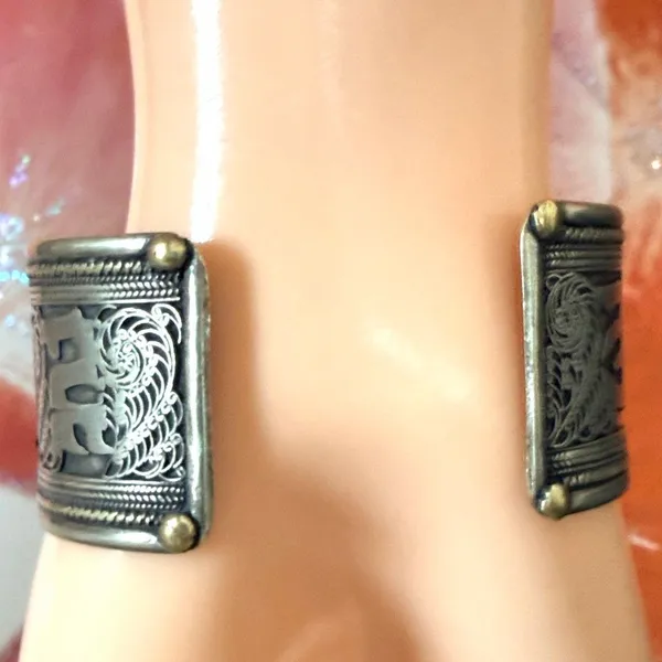 Vintage Tibetan Buddhist Om Mani Padme Hum Mantra Cuff Bracelet - Image 9