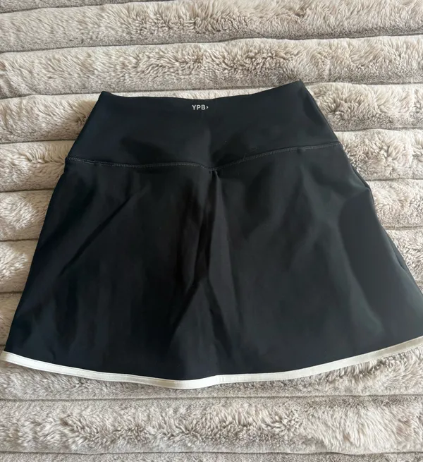 Abercrombie YPB Tennis Black Mini Skirt with White Trim - Image 8