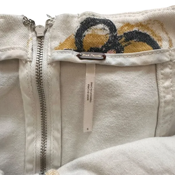 FREE PEOPLE Airbrush Daisy Denim Mini Skirt White Sz 8‎ - Image 5