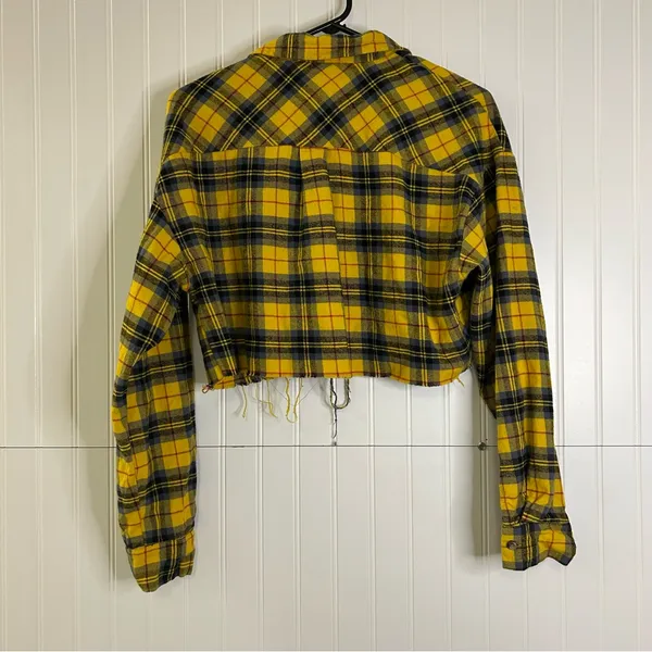 Forever 21 Yellow Plaid Cropped Flannel Distressed Grunge Button Up Size Medium - Image 2