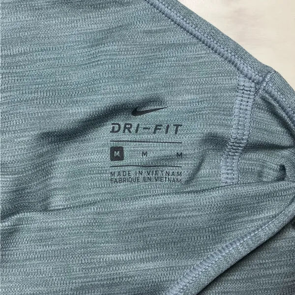 Nike Women’s Swoosh Sports Bra Size Medium - Image 3