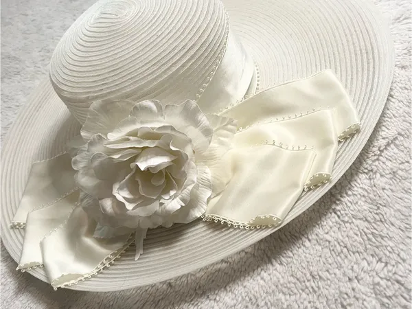 American Vintage Vintage Ivory White Wide Brim Floral Fascinator Derby Hat Wedding Church Bride - Image 4