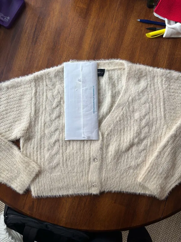Grey Bandit Cropped sweater - Image 8