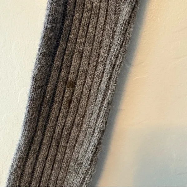 Hollister Y2K dark gray long sleeve hooded cable knit deep v-neck sweater small - Image 9