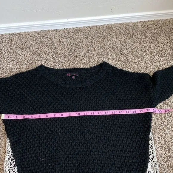 5/$30 🎈 Takeout medium black cropped sweater‎ - Image 5