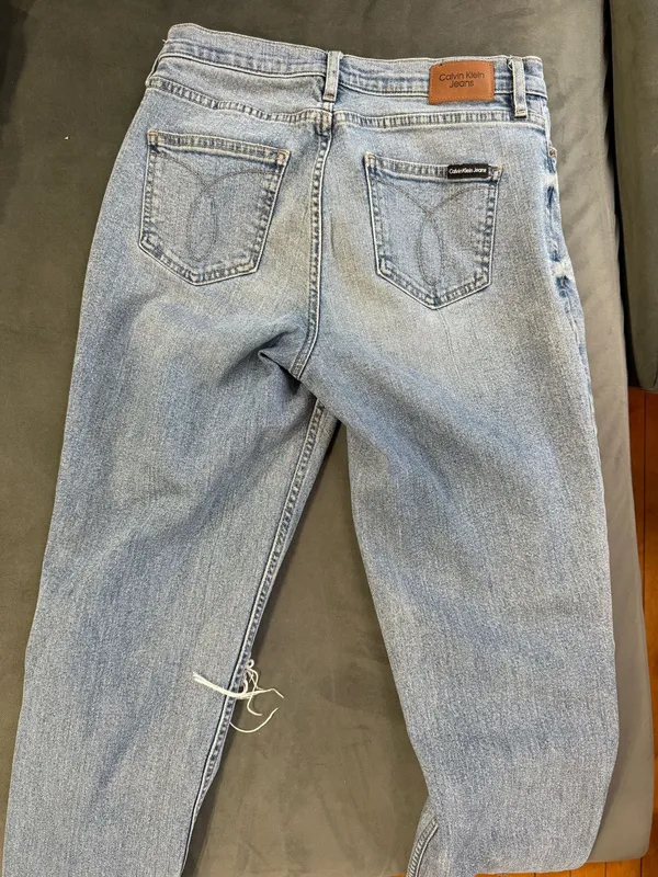 Calvin Klein 90s Mid-Rise Jeans  - Image 6