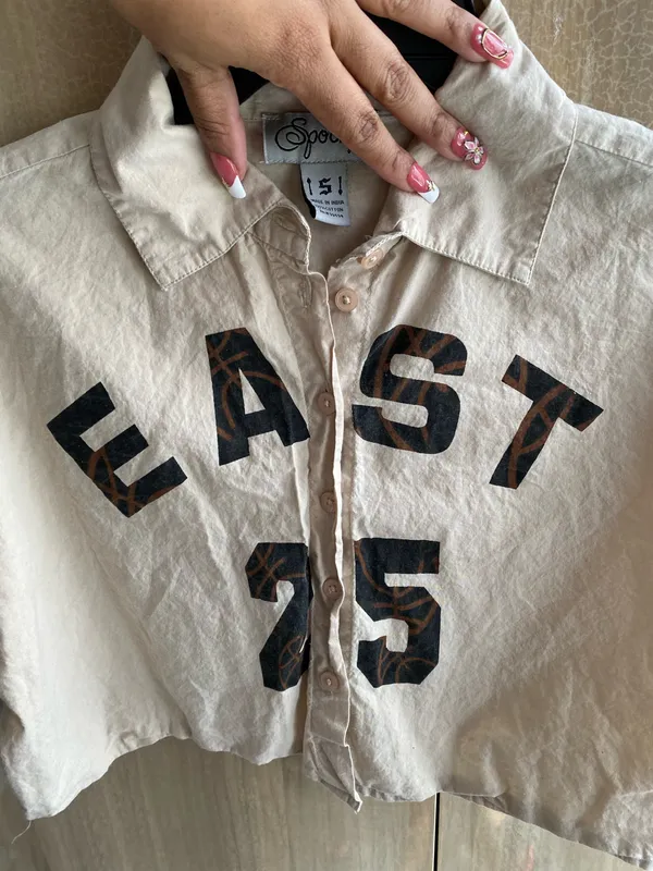 Size small button up collar crop top White - Image 5