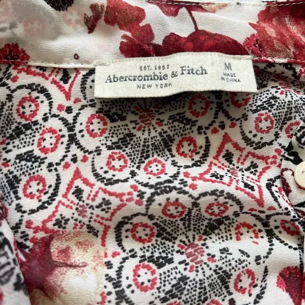 Abercrombie & Fitch Women's White Floral Pleated Front Button Up Blouse Size M - Image 4