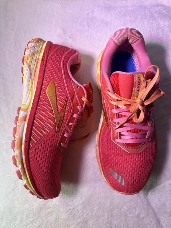 Brooks Women's Pink Athletic Running Shoe - Breathable Support - Image 5