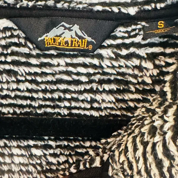 Pacific Trail Black and White Fleece Jacket - Image 4