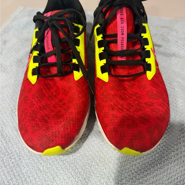 Nike air zoom Pegasus 38 chile red hyper pink size wmns8 - Image 4