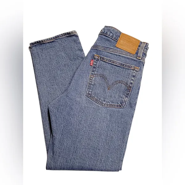 Levi’s Premium Wedgie Droit Straight Jeans women's Size 27 Light Wash - Image 8