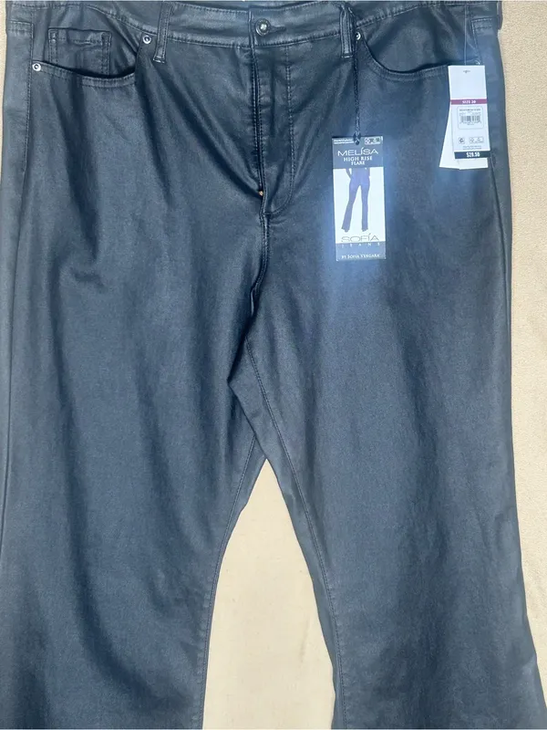 Plus size Black Faux Leather Flare Pants by Sofia Vergara Size 20 NWT. Smooth. - Image 4