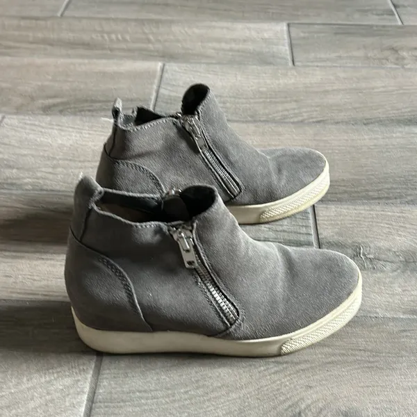Steve Madden wedgie shoes - Image 2